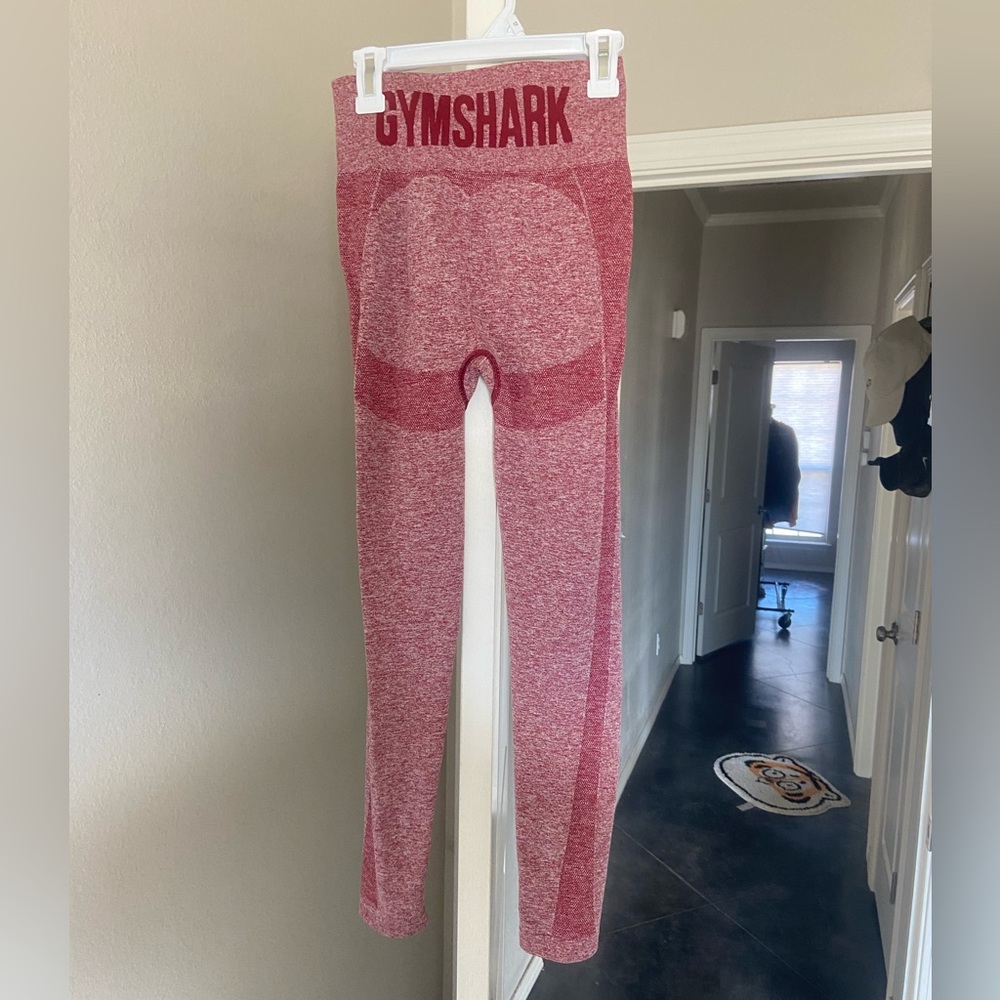 Gym shark leggings. Size S (6) excellent condition